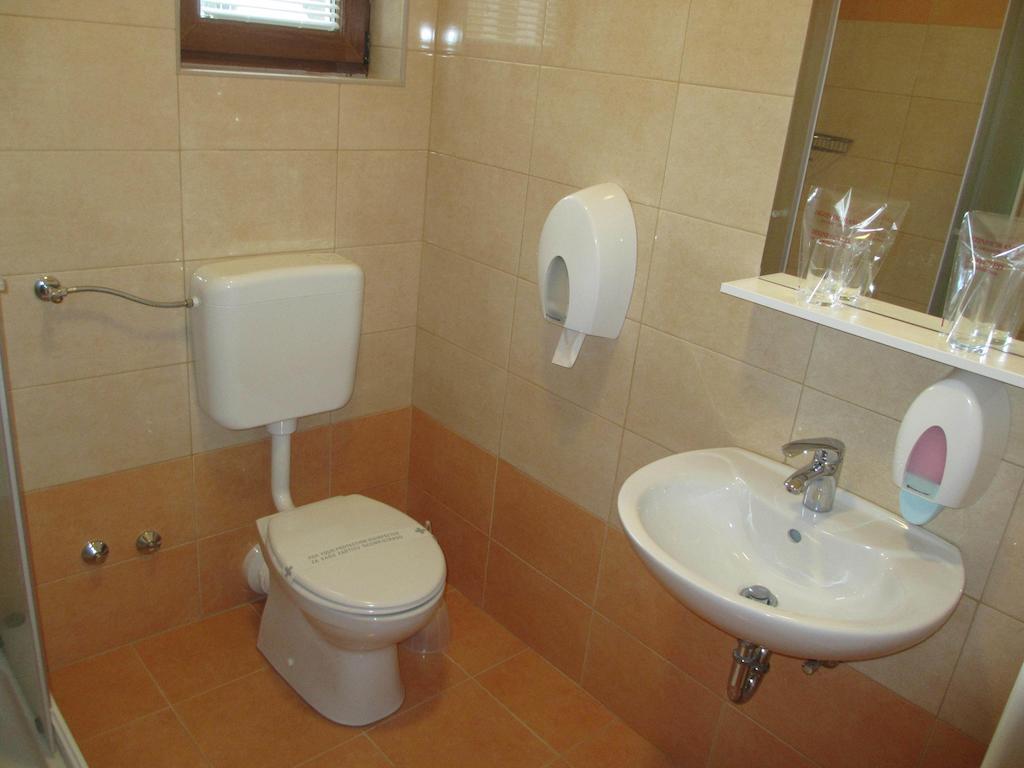 Apartments Manjan Krasno Polje Room photo